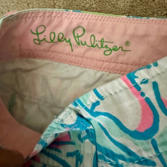 LILLY PULITZER Women's 6 - Blue pink & White floral Casual Shorts CALLAHAN - Picture 3 of 4